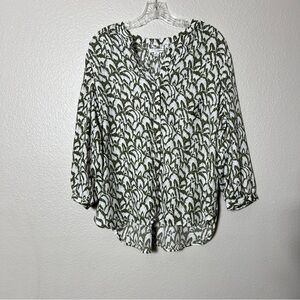 Jachs Girlfriend New York Green and White Patterned Women's Top Size M